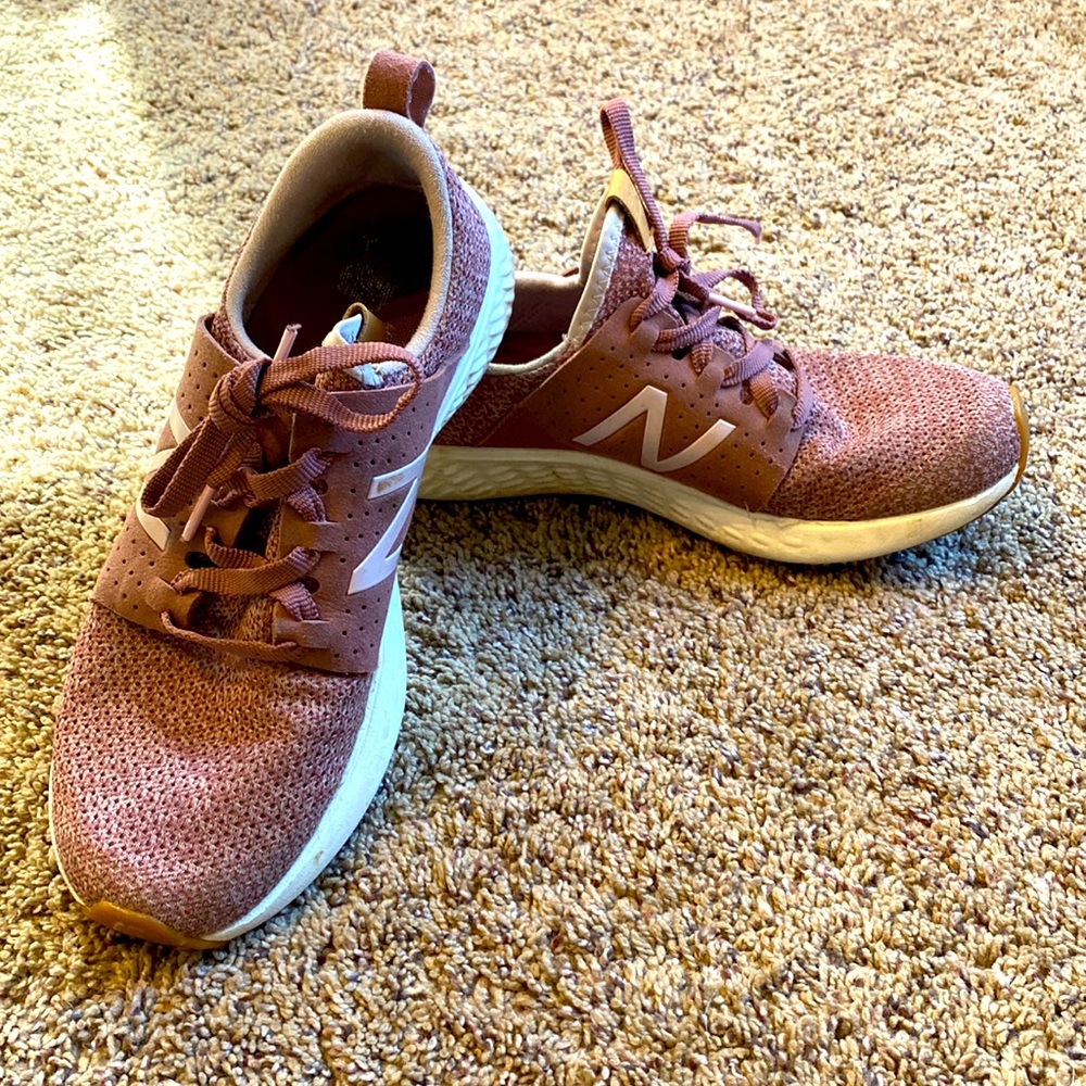 New Balance Trainer/casual shoe, size 8, mauve color